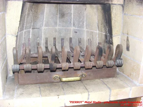 Realizacja wnętrzarska — Obudowa na wymiar, realizacja PIERROT Metal Studio