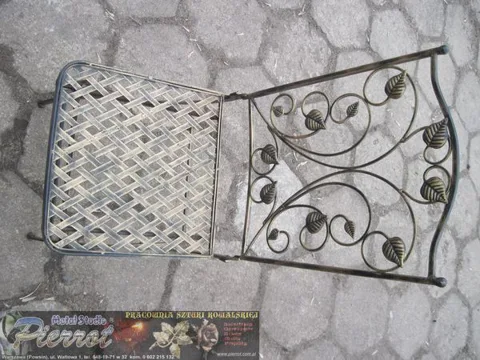 Stół kuty — Z blatem drewnianym, realizacja PIERROT Metal Studio